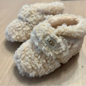 Uggs Baby Bixbee Crib Shoe (2/3 Infant)